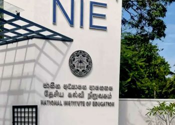 தரம் 6 ஆங்கில மொடியுல் சர்ச்சை:பிரதிப் பணிப்பாளர் நாயகம் கட்டாய விடுமுறையில்; மேலும் இருவர் பணி இடைநிறுத்தம்