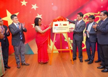 900 பாடசாலைகளுக்கு ஸ்மார்ட் வகுப்பறைகள்