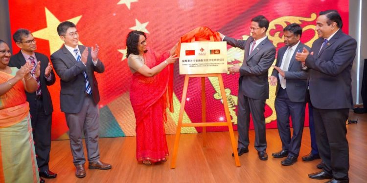 900 பாடசாலைகளுக்கு ஸ்மார்ட் வகுப்பறைகள்